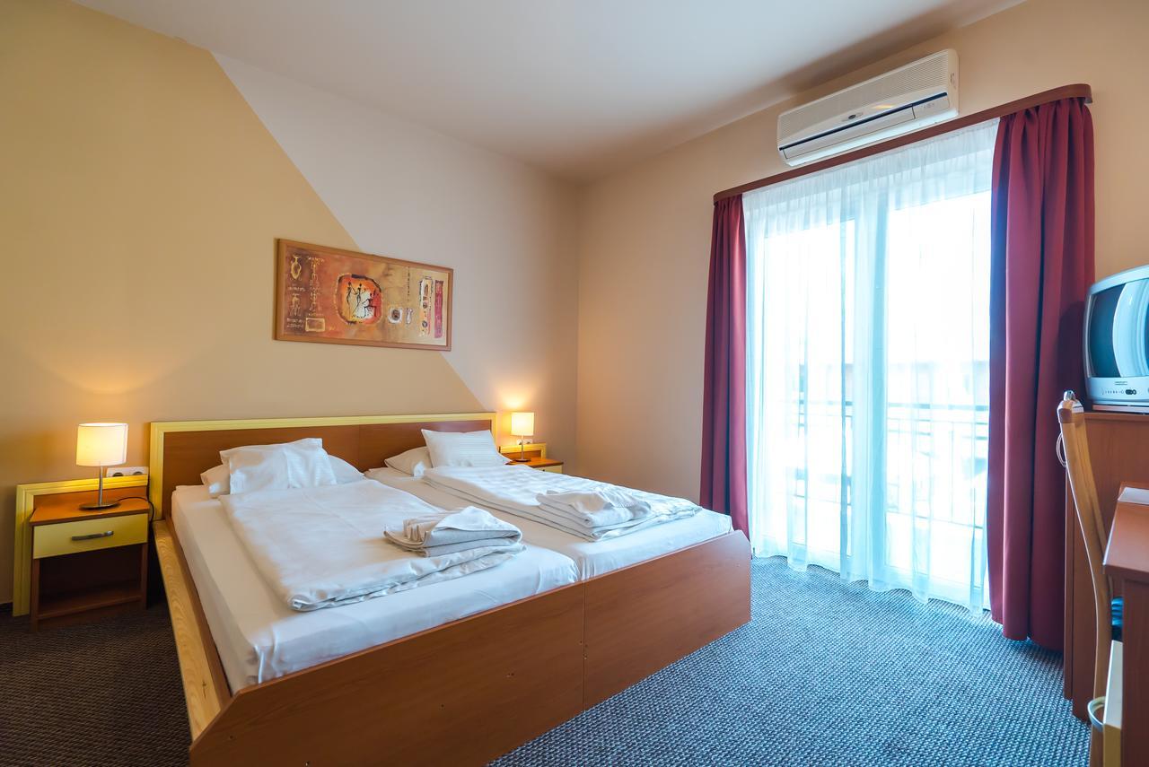 Beach Hotel Siófok Exterior foto